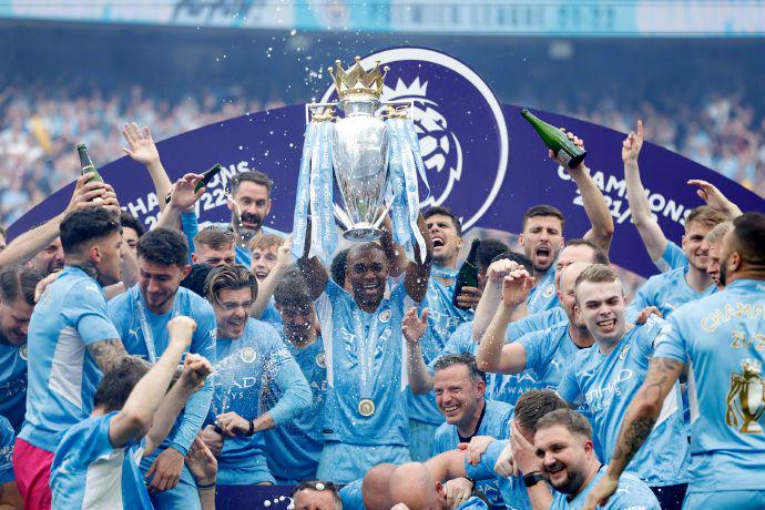 围绕着莱万与凯恩的转会传闻大家觉得拜仁会同意吗？（莱万、凯恩转会风声四起，拜仁会放行吗？）