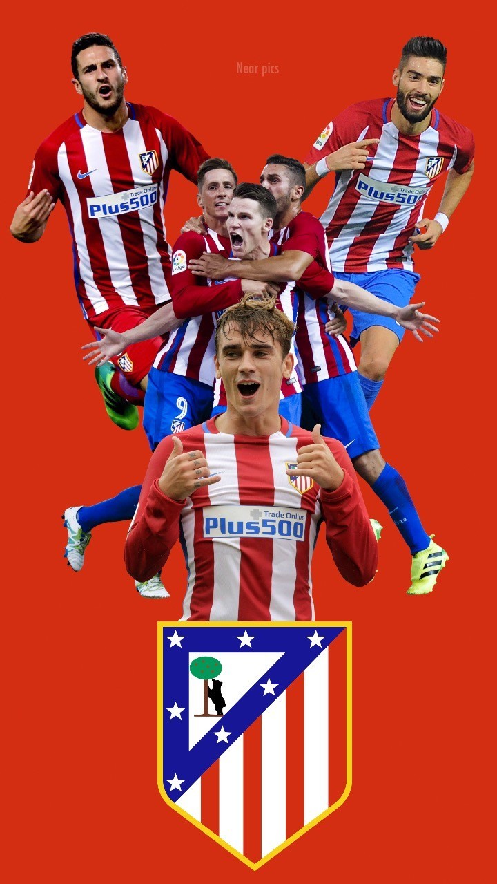 每体：费尔明出席家乡的巴萨及个人球迷协会成立活动，为球迷签名（每体：费尔明回到家乡见证巴萨与个人球迷会成立，亲为球迷签名）