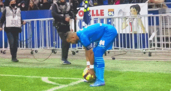 范戴克：与远藤航聊了世界杯分组，日本优秀球员众多极具实力