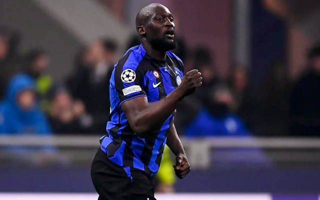 詹姆斯关键三分绝杀比赛（詹姆斯压哨三分终结战局）