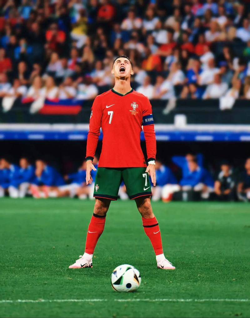 埃及媒体：有沙特俱乐部为萨拉赫开出薪资超过C罗的报价（埃及媒体：沙特豪门报价萨拉赫，薪资高于C罗）