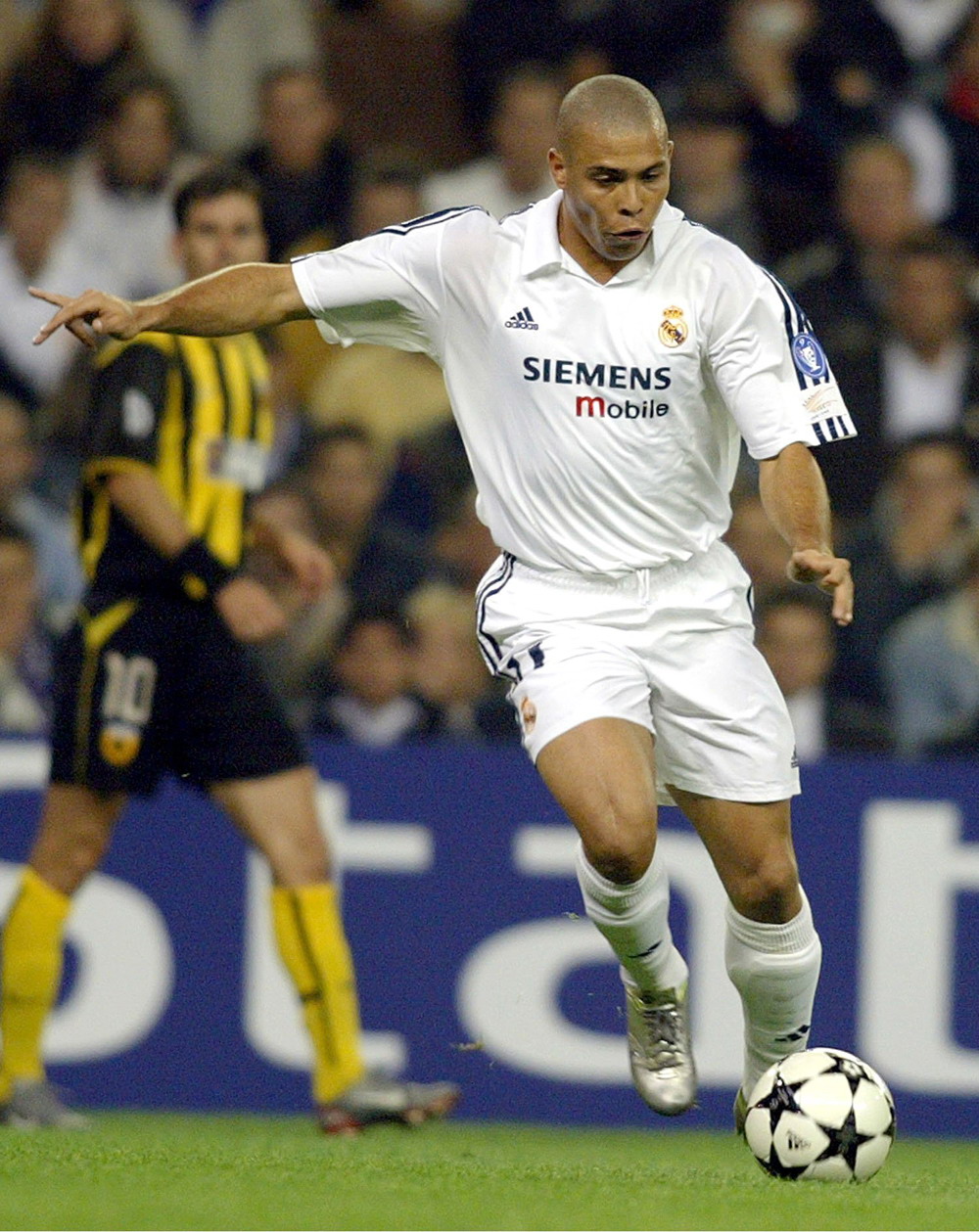 2025／26赛季英超：曼联vs埃弗顿，英超老牌恩怨再续（英超2025／26：曼联对阵埃弗顿，宿敌之战再燃）