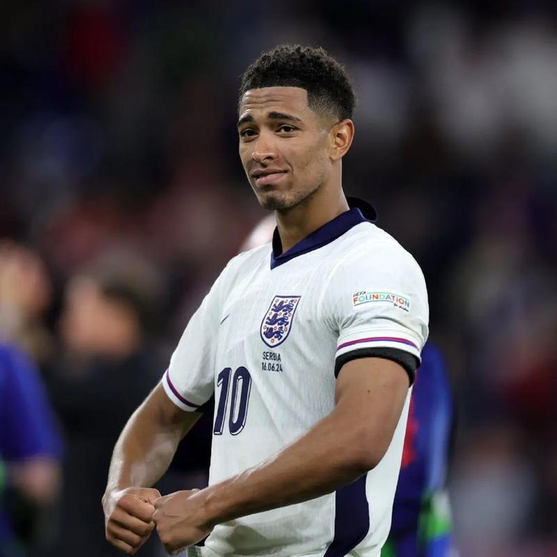 C罗晒精彩倒钩破门视频：谁来起个好标题🤔（C罗晒出惊天倒钩破门视频：标题你来定🤔）