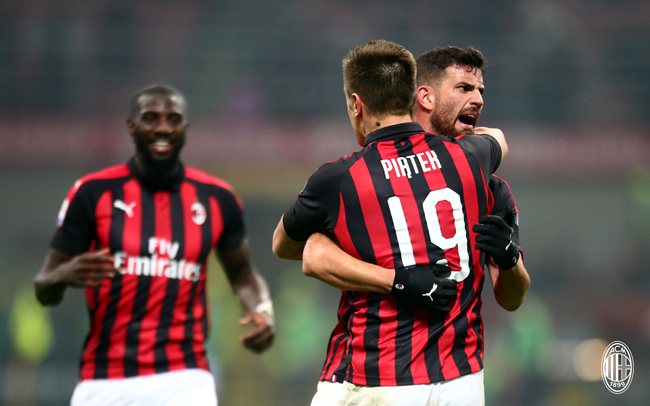 湖人浓眉哥篮下统治力助球队获胜（浓眉禁区统治，助湖人取胜）