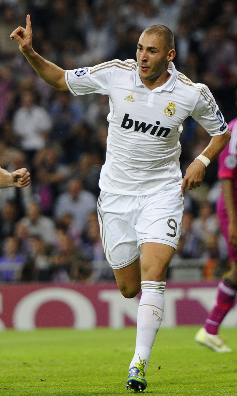 体育博主李平康：前国脚戴琳欠球迷钱不还，还辱骂对方 该球迷至今仍在病危中（体育博主李平康称前国脚戴琳拖欠球迷款并辱骂，当事球迷仍病危）