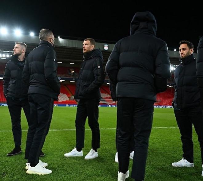 国安客场战平上港精彩瞬间（国安客场战平上港的高光时刻）