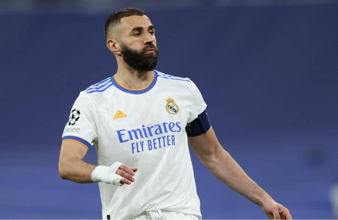 中国足坛2025赛季大结局：海港中超夺冠，国安收获足协杯（2025中国足坛收官：海港问鼎中超，国安捧起足协杯）