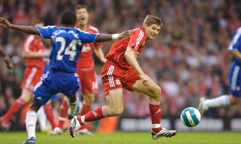 替补球员爆发助球队锁胜（板凳奇兵发威助球队锁定胜局）