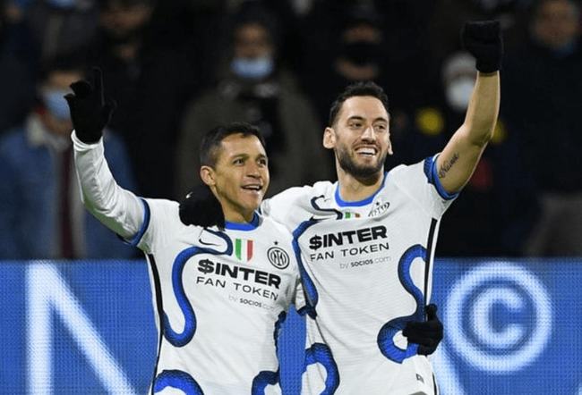 曼联门将高接低挡险救球队（曼联门将多次神扑力挽狂澜）